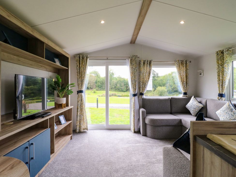 Heron Lodge, view 3